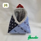 作品「モモンガの隠れ家」triangle~三角ポーチM/ノルディック模様とネイビードット