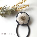 作品刺繍⋆*くるみボタンのヘアゴム