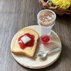 作品ミニチュアフード  山形パンいちごジャムバタートーストとアイスカフェラテ