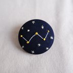 作品星座の刺繍ブローチ　カシオペヤ座