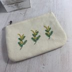 作品フラットポーチ　ミモザ刺繍　キャンパス生地