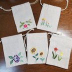 作品お花の刺繍の巾着袋