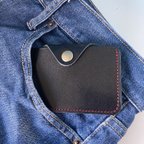 作品【名入れ・送料無料】コンパクト　薄型ミニ財布栃木レザーヌメ革（黒）裏面にカードポケット付き