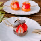 作品限定♡フレッシュいちごとチョコクリームのチョコシュークリーム　バックチャーム☆フェイクスイーツ☆食品サンプル