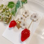 作品ゆらゆら揺れる*いちごとお花のイヤリング/ピアス