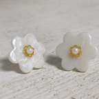 作品ほわいとのお花のピアス＊