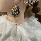 作品成人式ピアス　花びらピアス　大振りピアス　グリーン　花びら多め♡