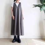 作品VカットAラインジャンパースカート　* cotton linen Grey Brown *