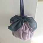 作品花巾着　透ける和風色　Flower-shaped kimono drawstring bag in Japanese style color combination