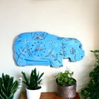 作品青いカバ「Hippopotame」の時計 木製 掛け時計