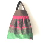 作品大きめ　トートバッグ　アフリカ　草木　花柄　Large tote bag  with African plants and flowers pattern