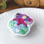 作品秋色の花の刺繍ブローチ