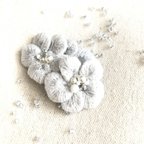作品🤍白い花2つのブローチ🤍