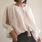 作品空気を纏う(まとう)服。カラダが喜ぶ、カラダに寄り添う MATOU tops I ガーゼ服