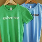 作品シンプルTシャツ　enjoy now　グラス　ベイビーブルー　水色　レディース　ロゴT