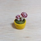 作品【ミニチュア】きのこの鉢植え黄色　ベニテングタケB【オビツ11】