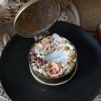 作品小花溢れるリングケース～幸せのピンクローズ/真鍮ケース