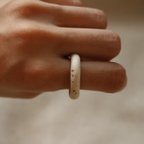 作品tsubu ring #051228【陶器リング　やきもの　指輪　アクセサリー　陶器ジュエリー　ｾﾗﾐｯｸﾘﾝｸﾞ ｼﾝﾌﾟﾙﾘﾝｸﾞ金アレ対応　金属アレルギー　ｱﾝﾆｭｲ ﾘﾎﾞﾝﾏｽｸ 】