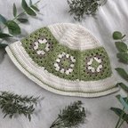 作品granny square hat👒💚