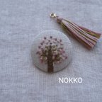 作品春/手刺繍ブローチ　取り外しタッセル付き