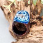 作品美しい景色を閉じ込めた木の指輪 Crystal wood ring  <Enchanted ore ~Silver&Blue~> レジンウッドリング