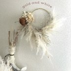 作品♦︎gold and whiteのリースタペストリー♦︎ドライフラワー　ハーフリース　インテリア　ドライフラワーリース　植物　パンパスグラス