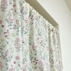 作品カフェカーテン　ピンクの花柄のふんわり小窓カーテン