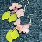 作品揺れる紫陽花ピアス -桜桃-☪︎ *.✨【イヤリング変更可能】