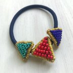 作品ビーズ刺繍　ポップな三角ヘアゴム