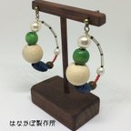 作品木とパールのフープピアス