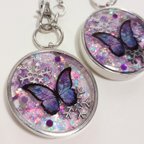作品紫の蝶と雪の結晶のバッグチャーム