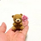 作品送料無料「お花を抱えたクマさん」ドール用ぬいぐるみ 羊毛フェルト 