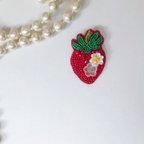 作品★いちご★　ビーズ刺繍 ブローチ