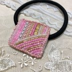 作品ビーズ刺繍のスクエアヘアゴム