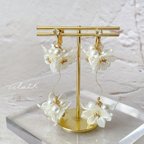 作品White Lilly-002 S字 揺れるロングイヤーアクセサリー/ブライダル 結婚式 花嫁 ウェディング　ドレス　お色直し　パーティー　披露宴　前撮り　成人式