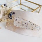 作品【送料無料】キラキラ　春　ブルーフラワー　レジン　ヘアクリップ