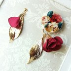 作品☆赤いお花のアシンメトリーピアス☆