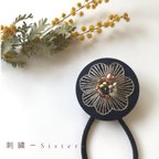 作品刺繍⋆*くるみボタンのヘアゴム