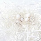 作品【4月誕生石】水晶とマザーオブパールのイヤリング　つやつやバブル