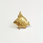 作品[魚の真鍮ピンバッチ]　fish Animals 海 水族館 小さい 贈り物 プレゼント ギフト フィッシュ アニマルズ ブラス brass 