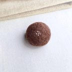 作品チョコあんぱんのブローチ 