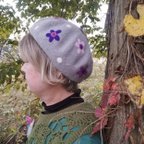 作品🏵冬の新作　羊毛フェルト刺しゅうのお花とドットのfleuriベレー帽(グレー🏵