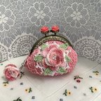 作品👛🌸🌼ふんわりがま口ポーチ　薔薇飾り　ストラップ付き　🌼🌸👛　(4-13)