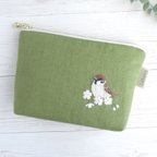 作品スズメと桜の刺繍小さめリネンポーチ【リーフグリーン】