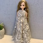 作品リカちゃん服　ティアードワンピース♪ペイズリー白