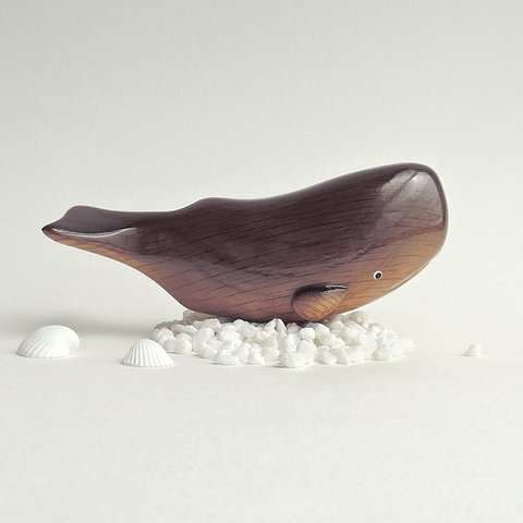 マッコウクジラ (★台付き) wooden whale