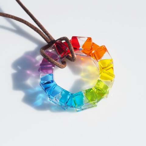 ガラスの輪『リング【ミニ】【虹】』ネックレス【紐の色、長さ選べます】【受注制作】≪送料無料≫