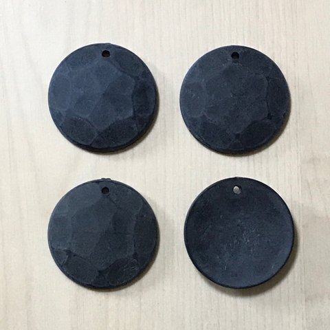 VINTAGE MATTE  BLACK ACRYLIC ROUND DISC FACETED PENDANT BEADS