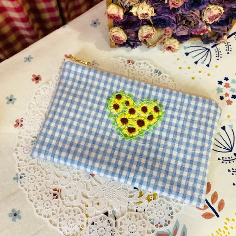 仕切り付き刺繍ポーチ（マスクポーチにも）＊送料無料＊