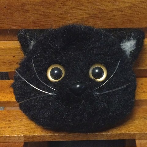 〈ポンポン〉黒猫のブローチピン